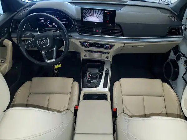 WA1GAAFY0S2020426 2025 AUDI Q5 - Image 8