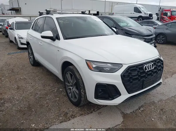 WA1GAAFY0S2026100 2025 AUDI Q5 - Image 1