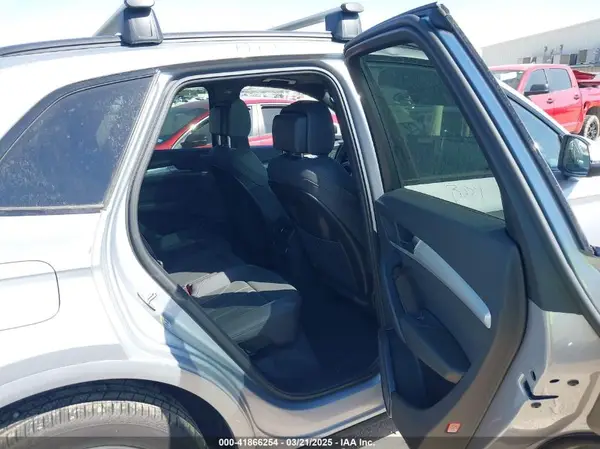 WA1GAAFY0S2026775 2025 AUDI Q5 - Image 8