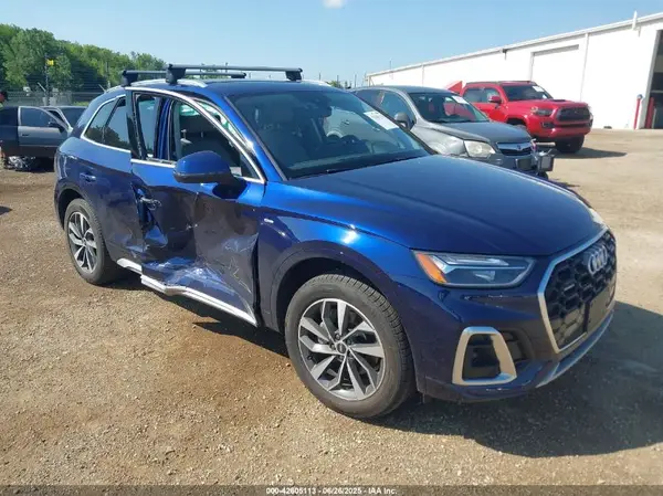 WA1GAAFY1N2102072 2022 AUDI Q5 - Image 1