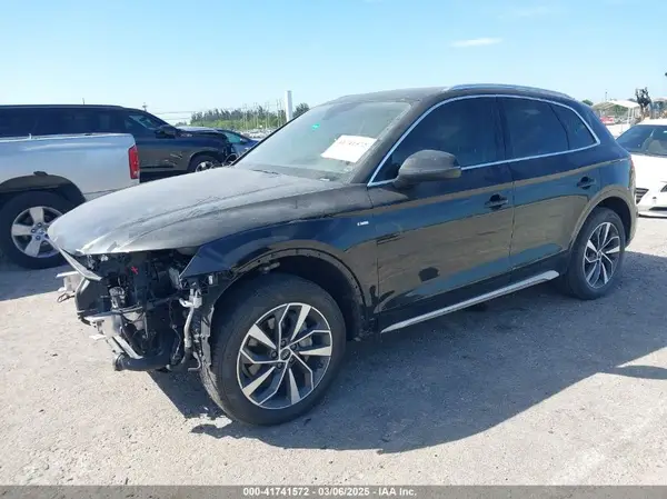 WA1GAAFY1P2105993 2023 AUDI Q5 - Image 2