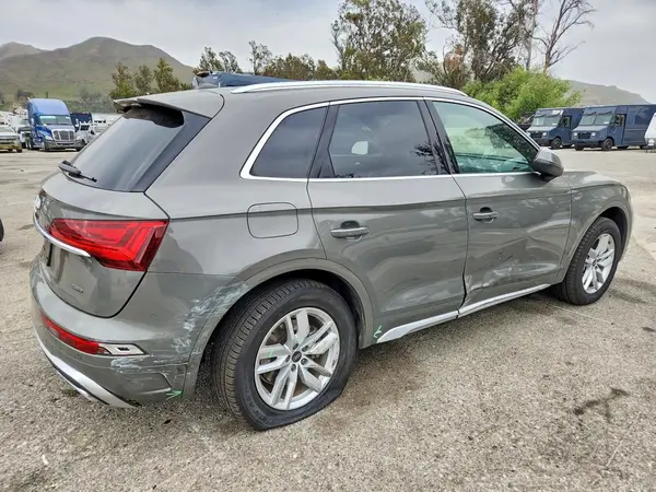WA1GAAFY1P2118615 2023 AUDI Q5 - Image 2