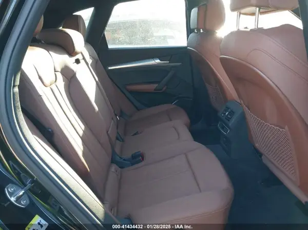 WA1GAAFY1R2048813 2024 AUDI Q5 - Image 8