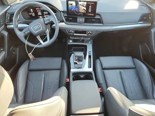 WA1GAAFY1S2053466 2025 AUDI Q5 - Image 8