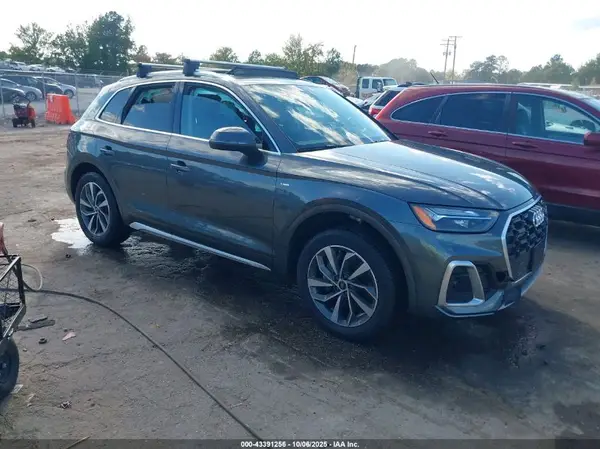 WA1GAAFY2N2051701 2022 AUDI Q5 - Image 1