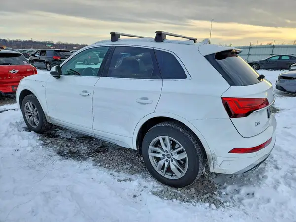 WA1GAAFY2P2067755 2023 AUDI Q5 - Image 2