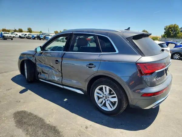 WA1GAAFY2P2070834 2023 AUDI Q5 - Image 2