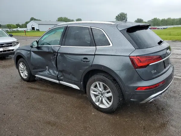 WA1GAAFY2R2049257 2024 AUDI Q5 - Image 2