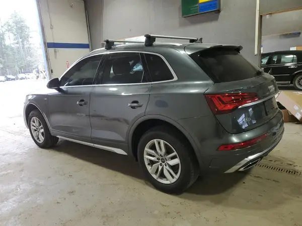 WA1GAAFY2R2070562 2024 AUDI Q5 - Image 2