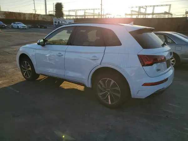 WA1GAAFY2R2102409 2024 AUDI Q5 - Image 2