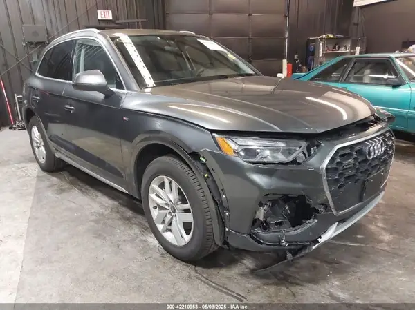 WA1GAAFY3R2125665 2024 AUDI Q5 - Image 1