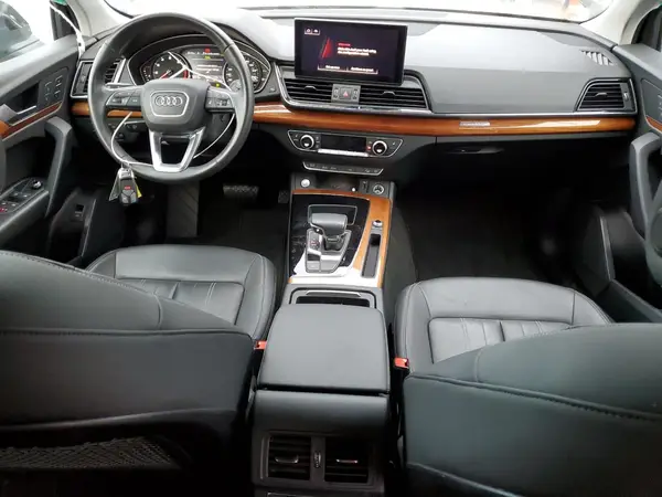 WA1GAAFY4N2030557 2022 AUDI Q5 - Image 8