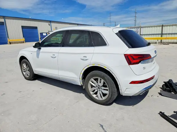 WA1GAAFY4N2058147 2022 AUDI Q5 - Image 2