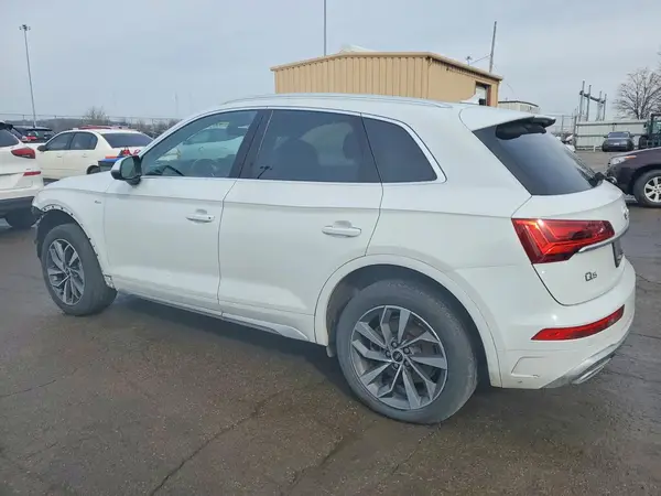 WA1GAAFY4N2076440 2022 AUDI Q5 - Image 2