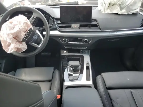 WA1GAAFY4R2101102 2024 AUDI Q5 - Image 8