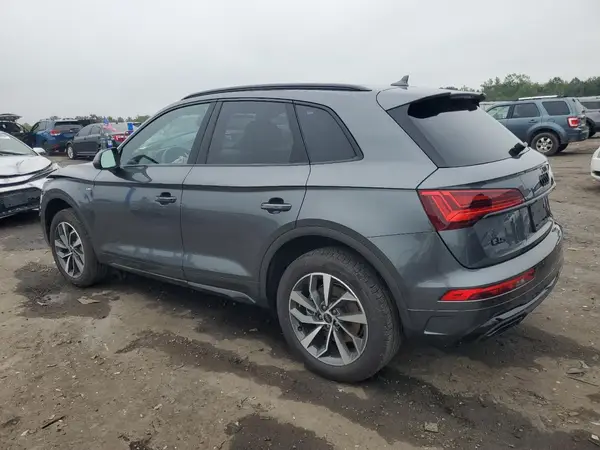 WA1GAAFY4R2116960 2024 AUDI Q5 - Image 2