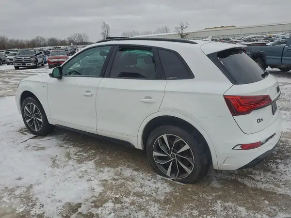 WA1GAAFY4R2118157 2024 AUDI Q5 - Image 2