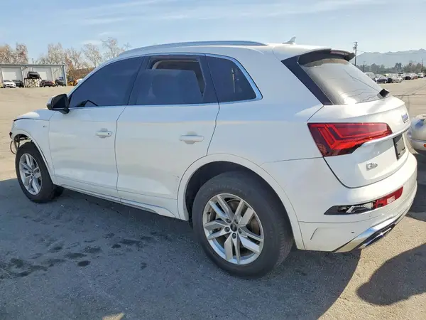 WA1GAAFY5N2001049 2022 AUDI Q5 - Image 2