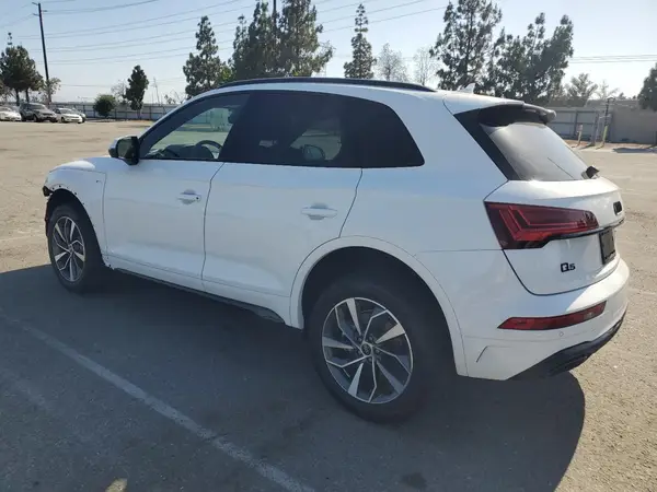 WA1GAAFY5R2101934 2024 AUDI Q5 - Image 2