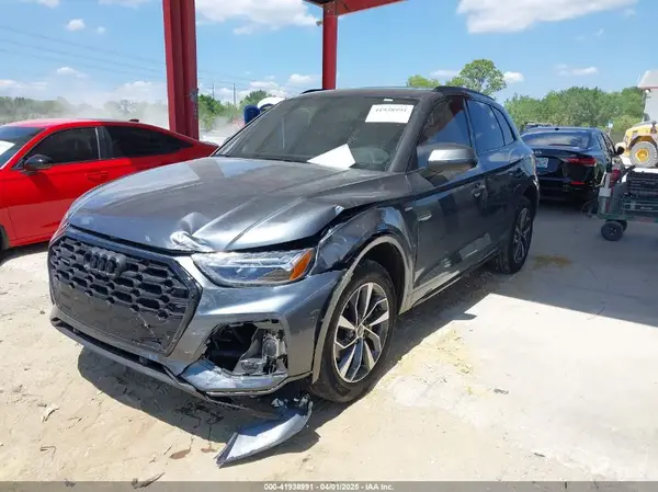 WA1GAAFY5R2109175 2024 AUDI Q5 - Image 2