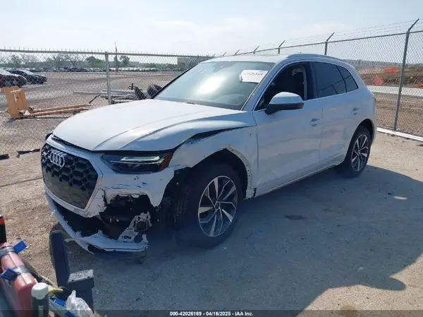 WA1GAAFY5S2029171 2025 AUDI Q5 - Image 2