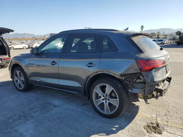 WA1GAAFY6S2039899 2025 AUDI Q5 - Image 2