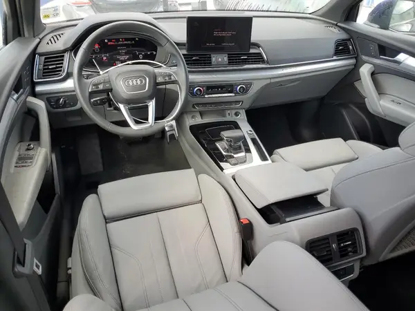 WA1GAAFY6S2043029 2025 AUDI Q5 - Image 8