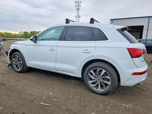 WA1GAAFY7N2072639 2022 AUDI Q5 - Image 2