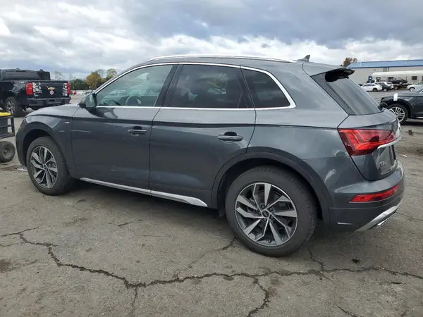 WA1GAAFY7N2087979 2022 AUDI Q5 - Image 2