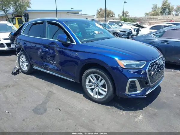WA1GAAFY7N2100598 2022 AUDI Q5 - Image 1