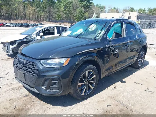 WA1GAAFY7R2118282 2024 AUDI Q5 - Image 2