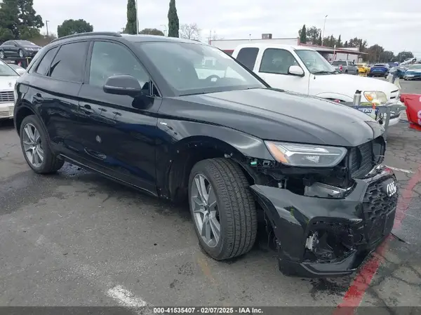 WA1GAAFY7S2026126 2025 AUDI Q5 - Image 1