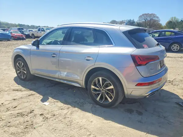 WA1GAAFY8N2061875 2022 AUDI Q5 - Image 2