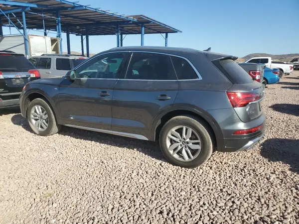 WA1GAAFY8N2067241 2022 AUDI Q5 - Image 2
