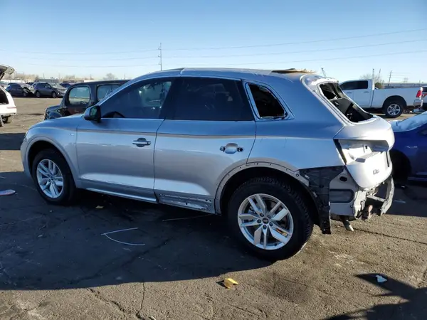 WA1GAAFY8N2077445 2022 AUDI Q5 - Image 2