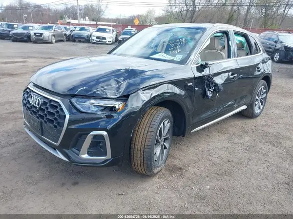WA1GAAFY8R2043043 2024 AUDI Q5 - Image 2