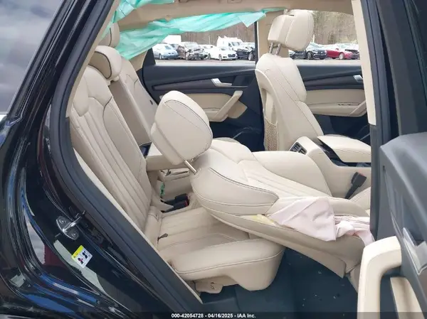 WA1GAAFY8R2043043 2024 AUDI Q5 - Image 8