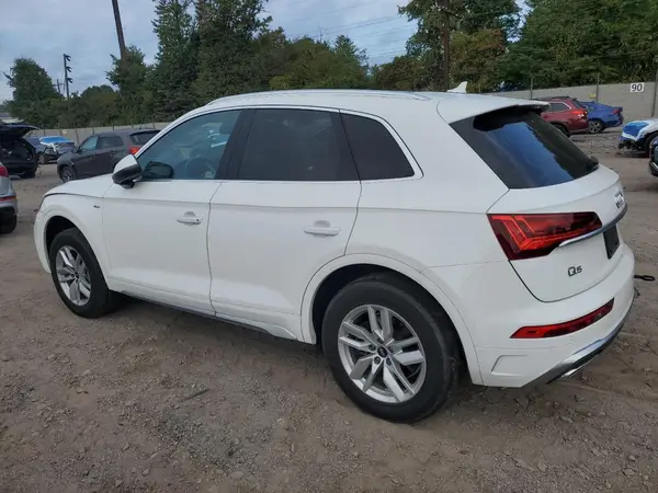 WA1GAAFY9N2052795 2022 AUDI Q5 - Image 2