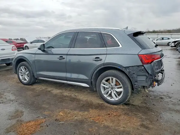 WA1GAAFY9N2062453 2022 AUDI Q5 - Image 2