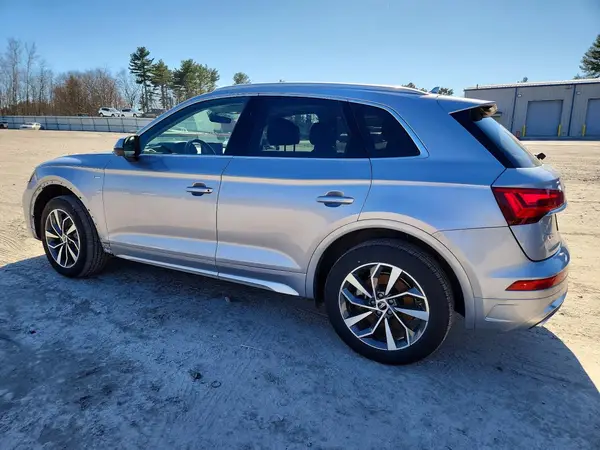 WA1GAAFY9N2105317 2022 AUDI Q5 - Image 2