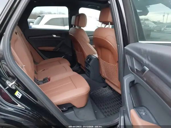 WA1GAAFY9R2054052 2024 AUDI Q5 - Image 8