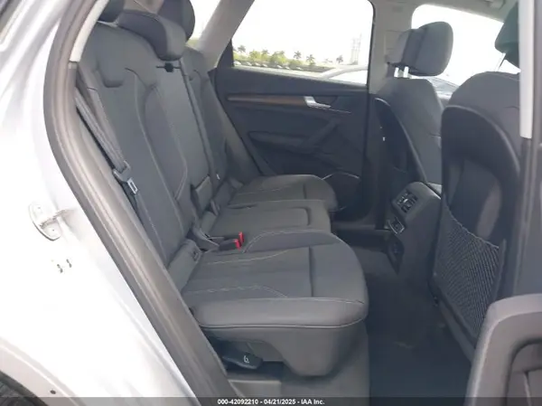 WA1GAAFY9R2140669 2024 AUDI Q5 - Image 8