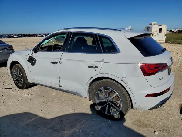 WA1GAAFYXN2030157 2022 AUDI Q5 - Image 2
