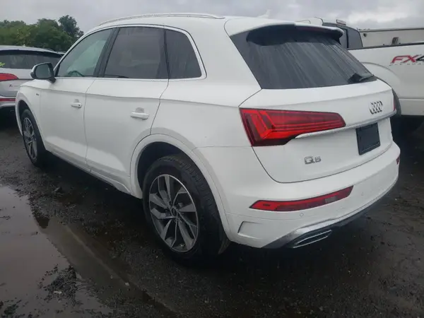 WA1GAAFYXN2030885 2022 AUDI Q5 - Image 2