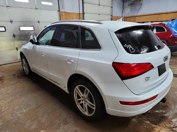 WA1L2AFPXHA045562 2017 AUDI Q5 - Image 2