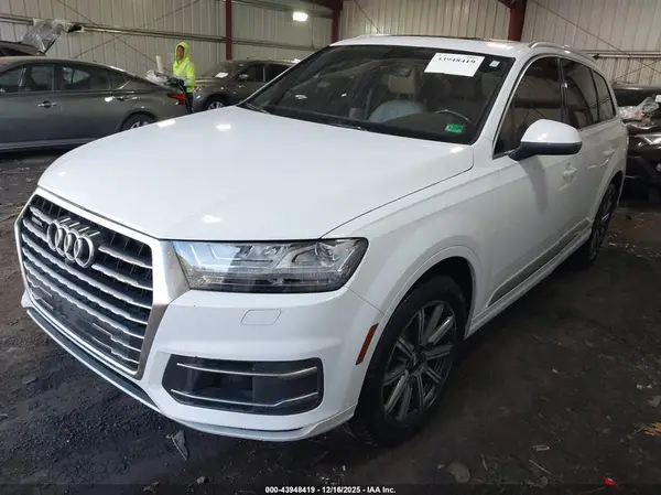 WA1LAAF70HD013057 2017 AUDI Q7 - Image 2