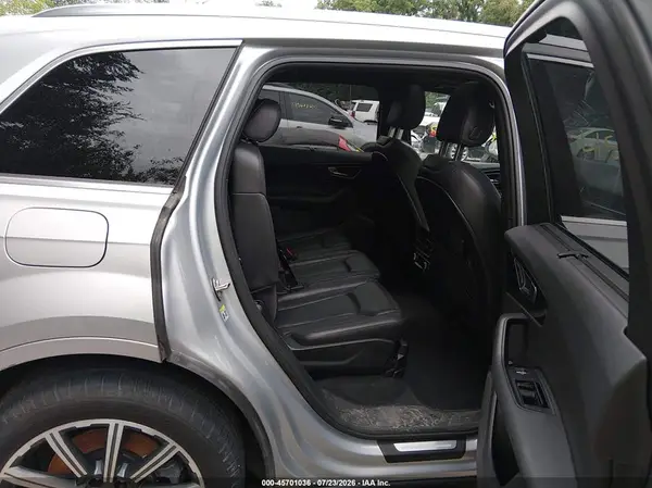 WA1LAAF70HD024575 2017 AUDI Q7 - Image 8