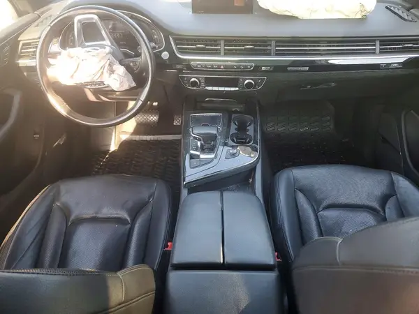 WA1LAAF70HD025838 2017 AUDI Q7 - Image 8