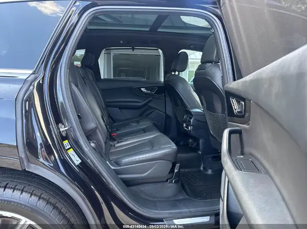 WA1LAAF70HD025967 2017 AUDI Q7 - Image 8