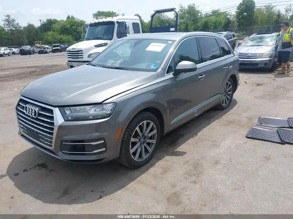 WA1LAAF70HD027055 2017 AUDI Q7 - Image 2